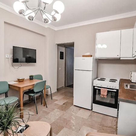 Tip Top Apartment Chalkís エクステリア 写真