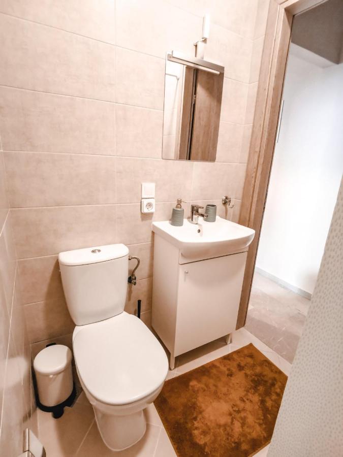 Tip Top Apartment Chalkís エクステリア 写真