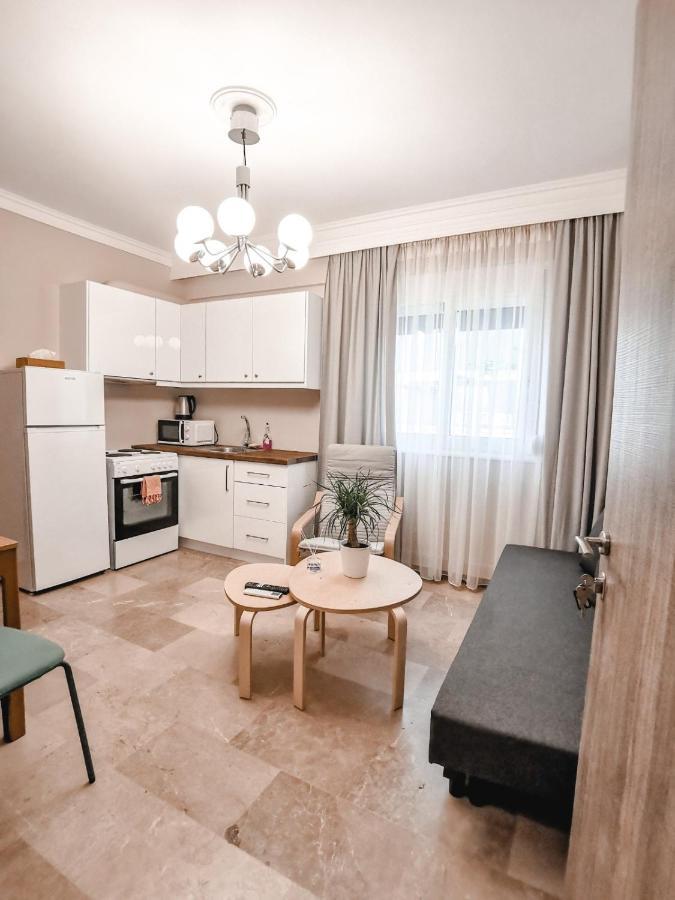 Tip Top Apartment Chalkís エクステリア 写真